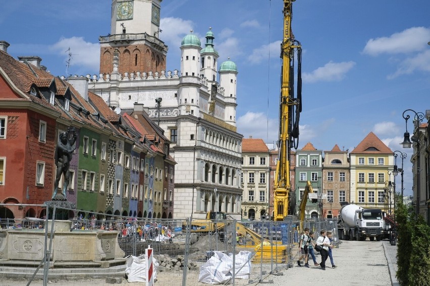 Remont płyty Starego Rynku w Poznaniu trwa. Przebudowa...