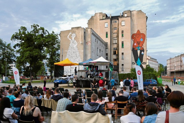 To jedyna kamienica na Wyspie Słodowej. Aktywiści nie chcą, by trafiła w prywatne ręce. Widzą w niej centrum kulturalno-społeczne