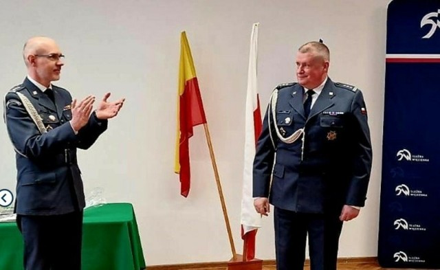 Pułkownik Tomasz Pyra (z prawej) z dyrektorem okręgowym SW w Opolu pułk. Łukaszem Górnym