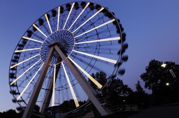 Wesołe at night