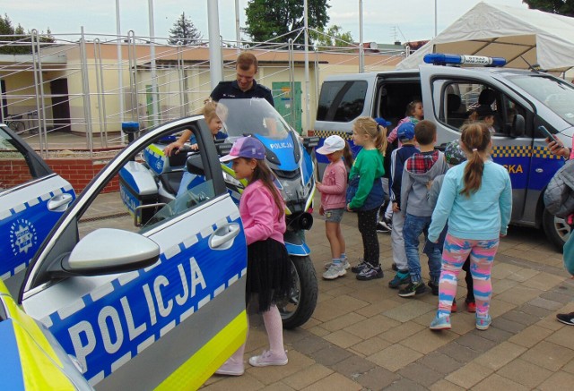 W imprezie w ramach programu profilaktyczno-edukacyjnego "Bezpieczny Przedszkolak" w Kętach wzięło udział 350 dzieci