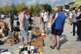 Duże zainteresowanie pchlim targiem w Starachowicach. Znani mieszkańcy kupowali i sprzedawali (DUŻO ZDJĘĆ)