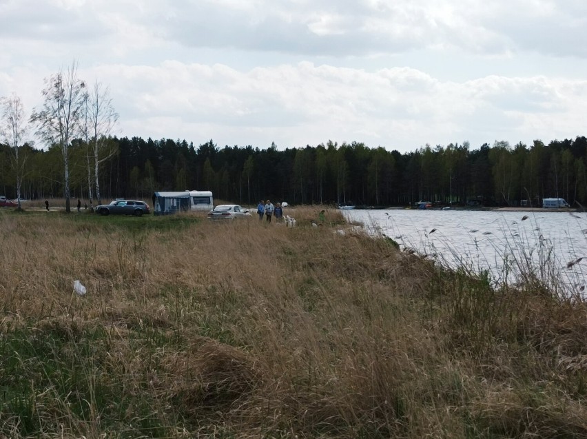 Port i kemping w Treście nad Zalewem Sulejowskim w nowym sezonie. Czy można tu wypocząć? [ZDJĘCIA]