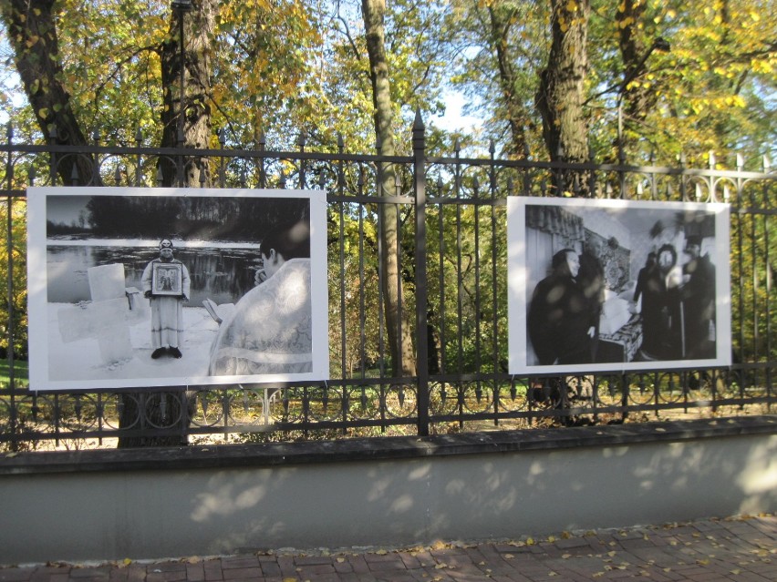 Plakaty artysty zafascynowanego prawosławiem w Galerii Saskiej w Lublinie 
