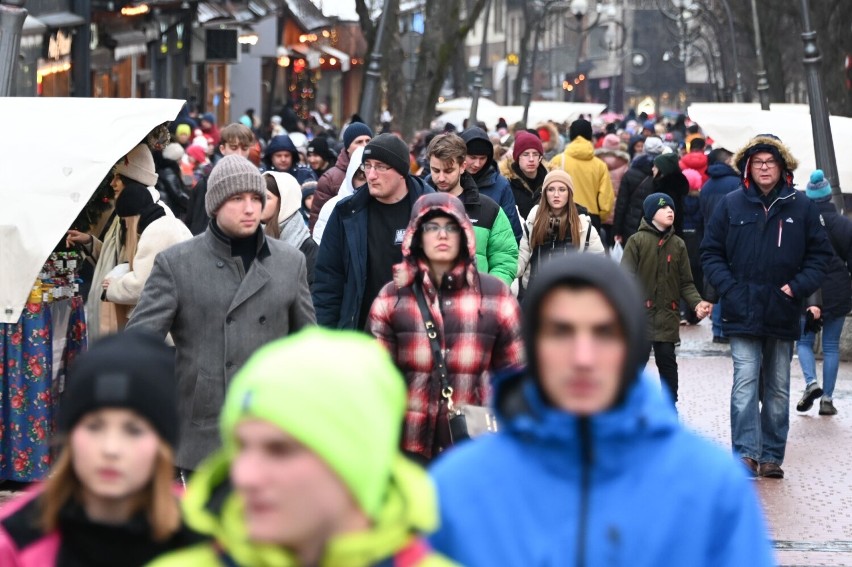 Półmetek ferii warszawskich - na Krupówkach tłumy gości