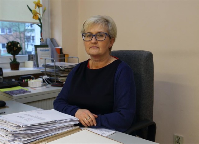 Dorota Cudzich, wicedyrektor Powiatowego Urzędu Pracy w Piotrkowie, zachęca pracodawców do składania ofert pracy, bo od tego zależy, dla ilu osób uda się stworzyć nowe stanowiska pracy