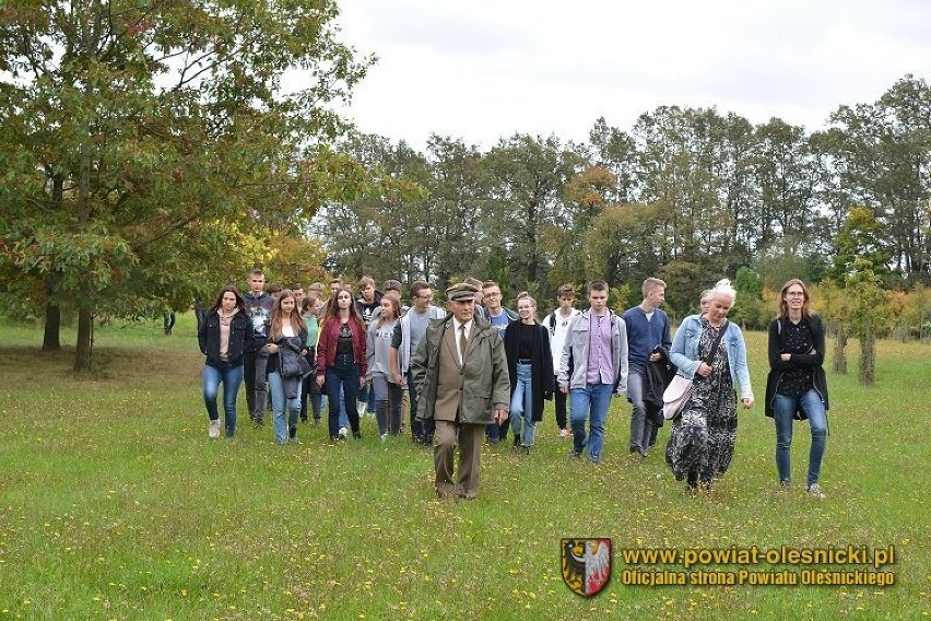 Młodzież na warsztatach naukowych w Domasławicach