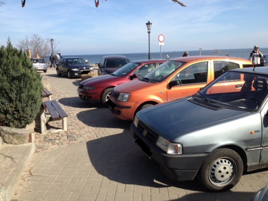 Weekendowy chaos na parkingu w Orłowie