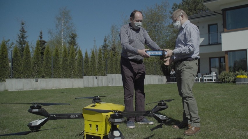 Dron dostarczył paczkę ze sklepu w Lublinie do klienta. Całą drogę pokonał bez udziału człowieka