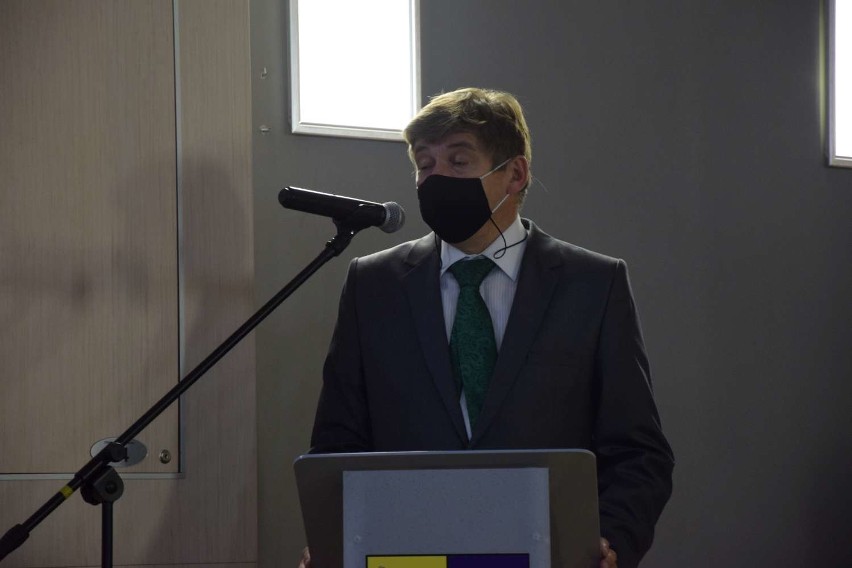 Nagrody nauczycielom wręczył burmistrz Jarosław Berendt
