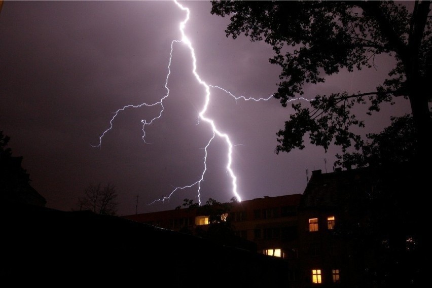 UWAGA! Idą burze z gradem. Ostrzeżenie meteo dla Wrocławia i Dolnego Śląska