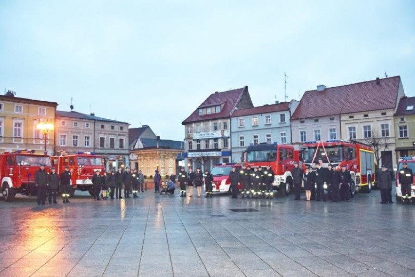 Grodzisk: przekazanie strażakom nowego wozu FOTO