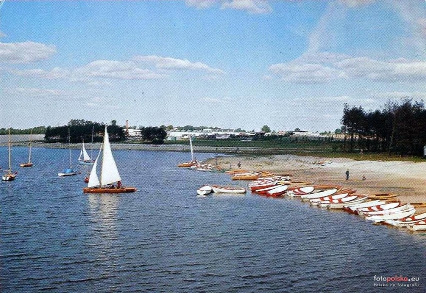 Lata 1980-1985 , Łodzie na brzegu Zalewu Sulejowskiego