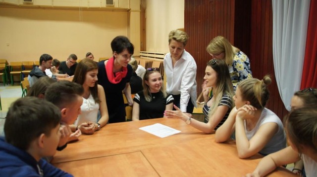 Zespół Szkół nr 2 w Jastrzębiu: uczniowie na spotkaniu z panią prezydent Anną Hetman