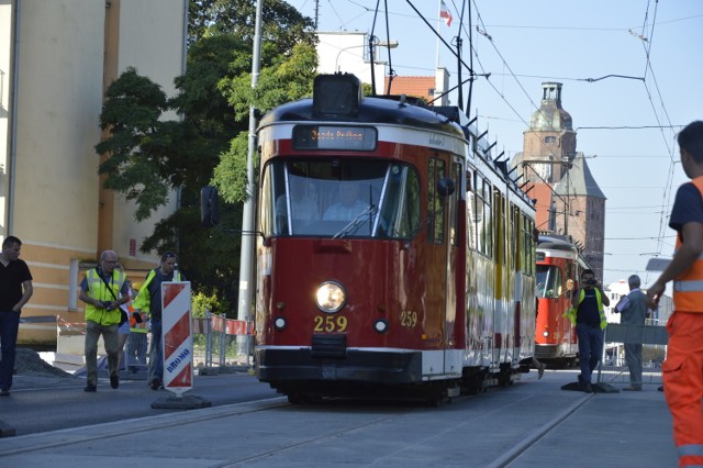 Z ul. Warszawskiej do katedry za rok dojadą już tylko tramwaje.