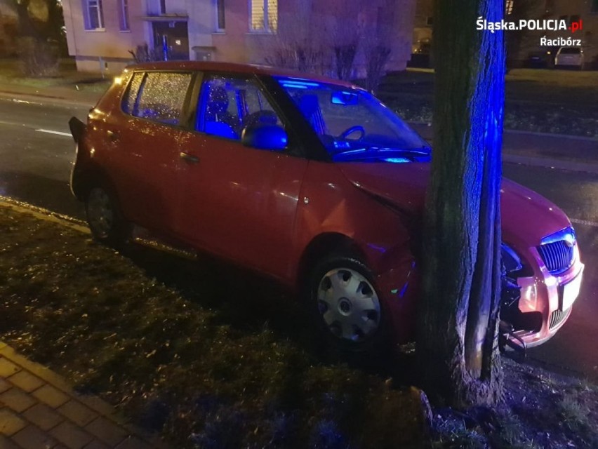 Racibórz: Pijany sprawca kolizji chciał przekupić policjantów [ZDJĘCIA]