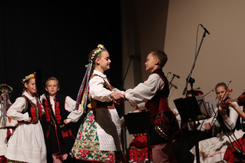 Jubileusz 35-lecia zespołu folklorystycznego Mali Poligrodzianie w Gnieźnie