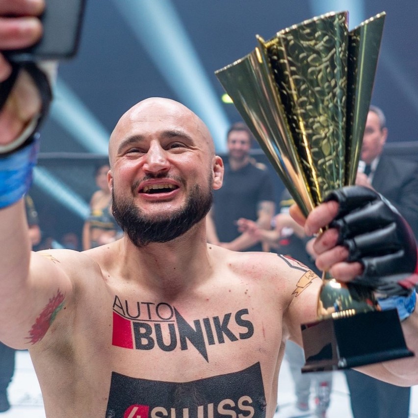 Szymon "TAXI Złotówa" Wrzesień podsumowuje wygraną walkę MMA z Marcinem Najmanem