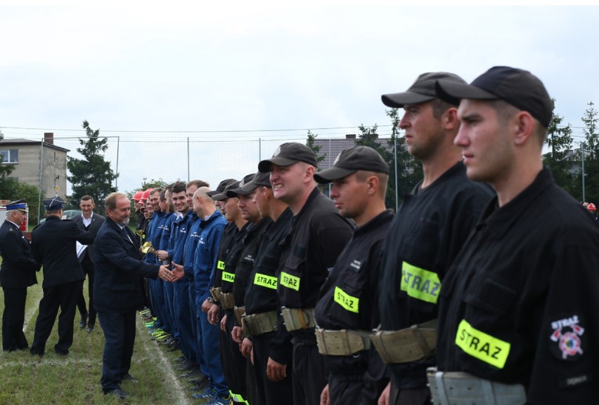 Krzepa, umiejętności i kondycja. Powiatowe Zawody Sportowo - Pożarnicze Ochotniczej Straży Pożarnej w Wysocku Małym