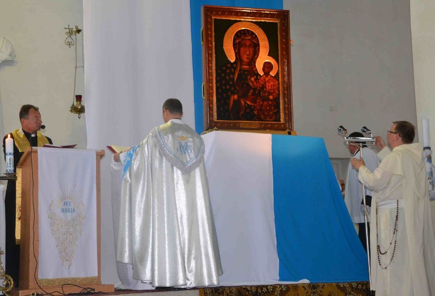 Malbork: Kopia obrazu Matki Boskiej Częstochowskiej nawiedza parafie