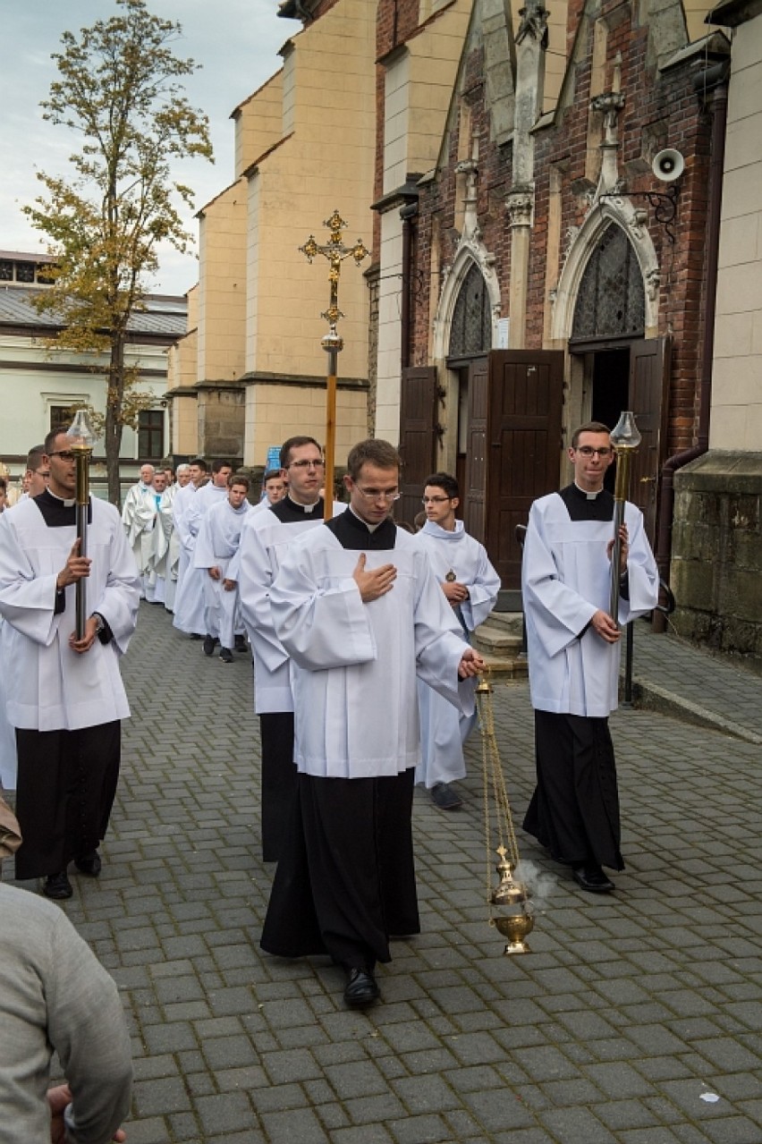 Zakończył się tygodniowy odpust w Bazylice św. Mikołaja w Bochni. Ulicami miasta przeszła procesja różańcowa [ZDJĘCIA]