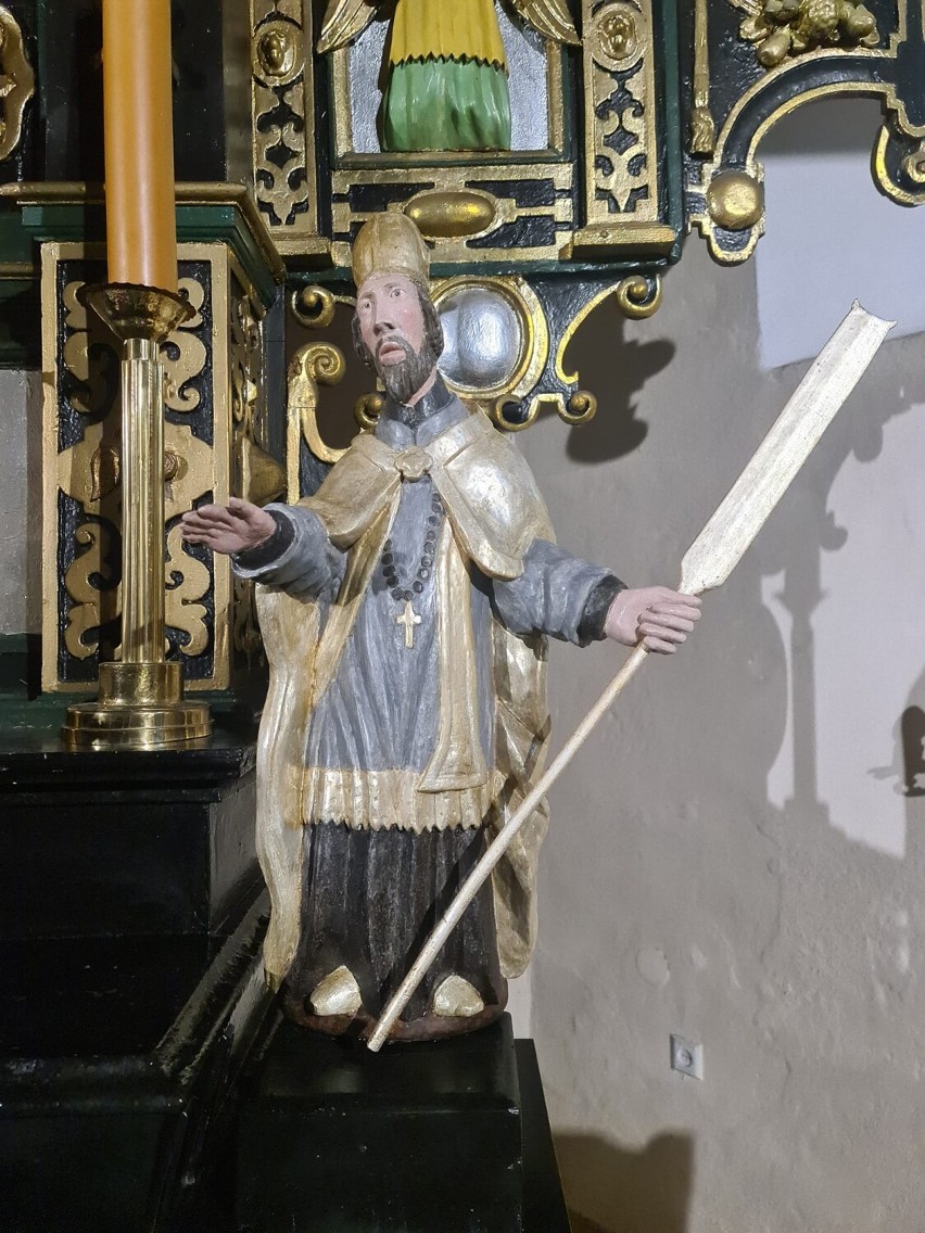 Rzeźba św. Wojciecha w kościele w Chrzyspku Wielkim