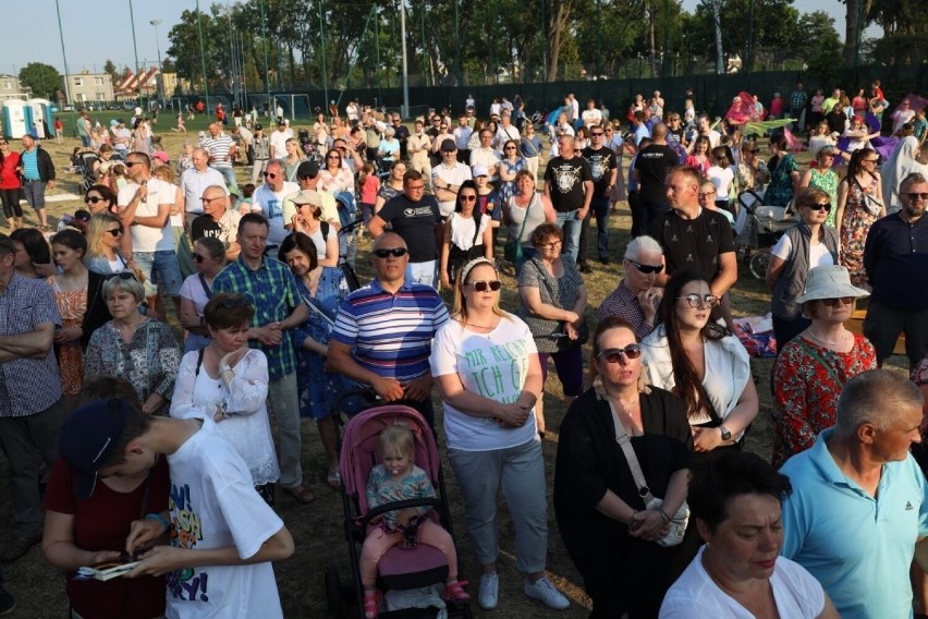 Koncert Uwielbienia "Bogu - Chwała!" odbył się w czwartek, 8...