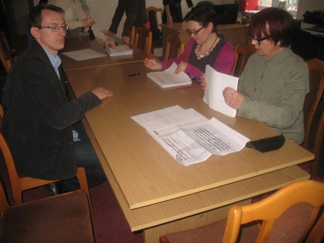Pełnomocnik Marcin Romańczyk w biurze komisarza wyborczego