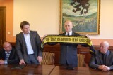 Kibice Gryfa Orlex Wejherowo doszli do porozumienia z zarządem klubu w sprawie pucharowego szalika