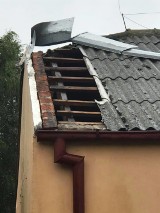 Powiat chełmski. Wiatr zrywał dachy i powalał drzewa (ZDJĘCIA CZYTELNIKÓW)