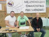 Turniej siatkówki w Hali widowiskowo-sportowej. Zagrali o Puchar Starosty [ZDJĘCIA]