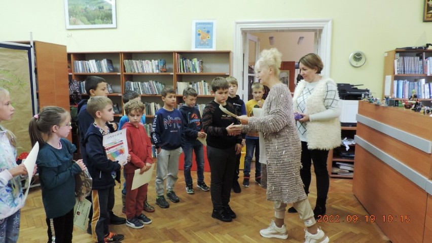 Klub LEGO science w bibliotece w Ołdrzychowicach Kłodzkich