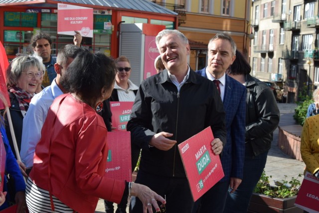 Wiceprzewodniczący Nowej Lewicy Robert Biedroń w Tarnowie popierał kandydatów do Sejmu tego ugrupowania w okręgu tarnowskim