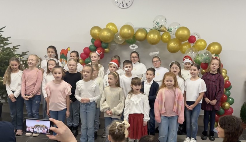 Jarmark Bożonarodzeniowy w Szkole Podstawowej w Zdziechowie