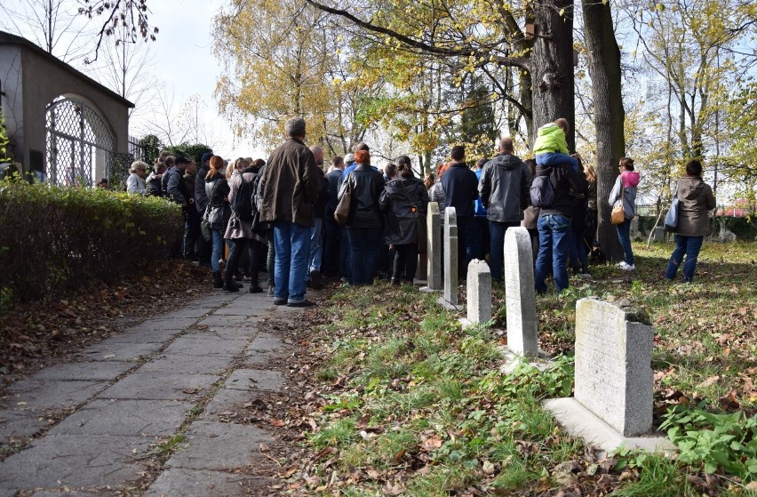 1 listopada na cmentarzu żydowskim w Oświęcimiu