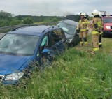 Wypadek dwóch samochodów w Okoninie, na trasie Grudziądz - Radzyń Chełmiński [zdjęcia]