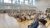 Uczniowie Publicznej Szkoły Podstawowej numer 5 w Ostrowcu Świętokrzyskim mogą rozwijać swoje sportowe pasje. Sala gimnastyczna otwarta