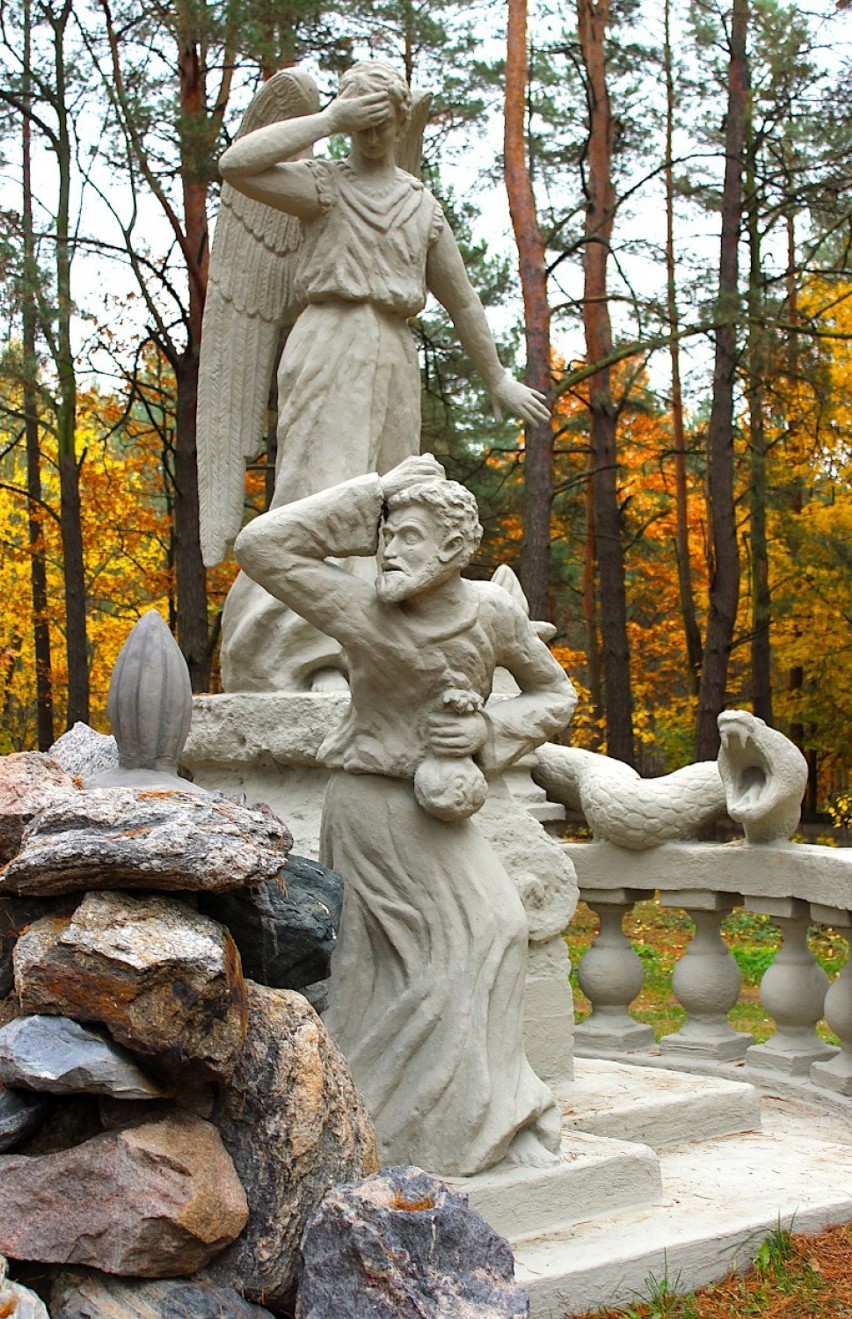 Ponad 20 tys. zł dofinansowania na zabytkowe rzeźby na cmentarzu w Wasilkowie
