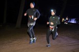 Bieganie nocą w Łodzi. Cykliczne treningi z BiegamBoLubię i Night Runners