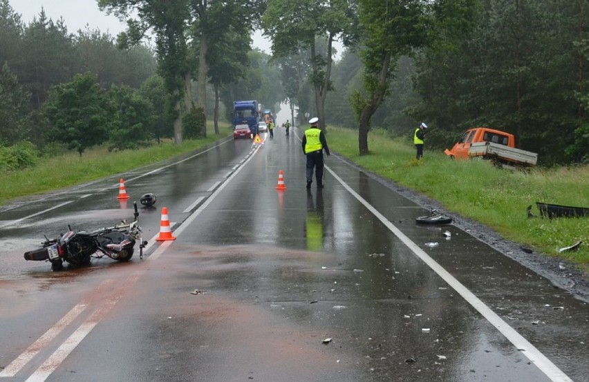 Wypadek w Bytoni na drodze krajowej nr 22. Nie żyje motocyklista [ZDJĘCIA]