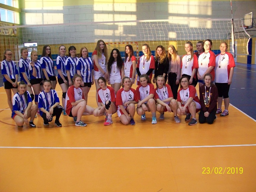 Gminny Turniej Piłki Siatkowej Kobiet w Budzyniu, czyli sport i dobra zabawa (FOTO)