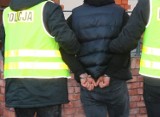  Mieszkaniec gminy Stolno nie miał skrupułów i okradł 78-letnią kobietę w Chełmnie