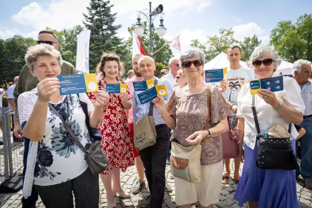 Mieszkańcy mogli zwiedzić radomskie lotnisko podczas Święta Wojska Polskiego.