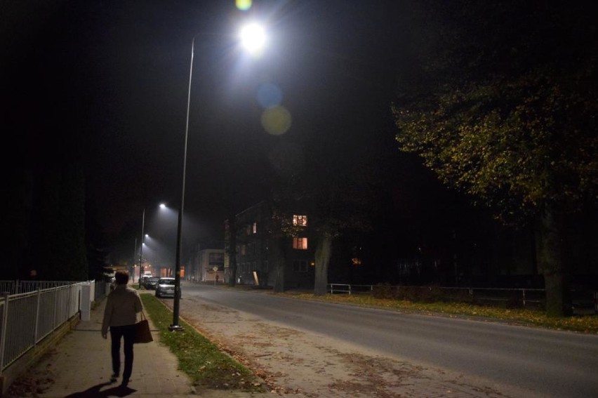 Chodzież: Nowe lampy wzdłuż ulicy Paderewskiego [FOTO]