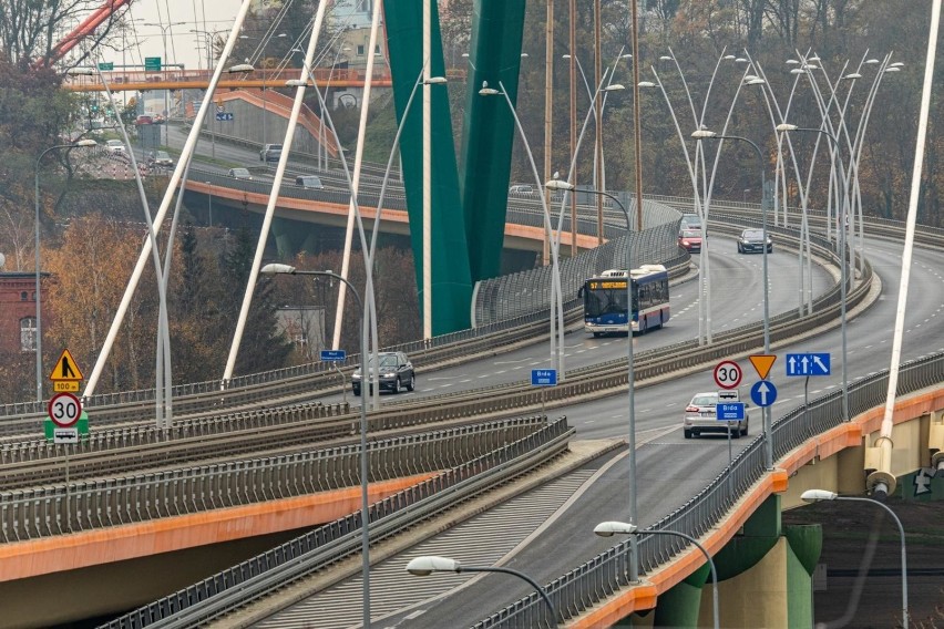 Most na Trasie Uniwersyteckiej w Bydgoszczy