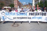 Protest medyków w Warszawie. Nowe "Białe miasteczko" i kilkanaście tysięcy strajkujących. Szykuje się największa manifestacja w historii 