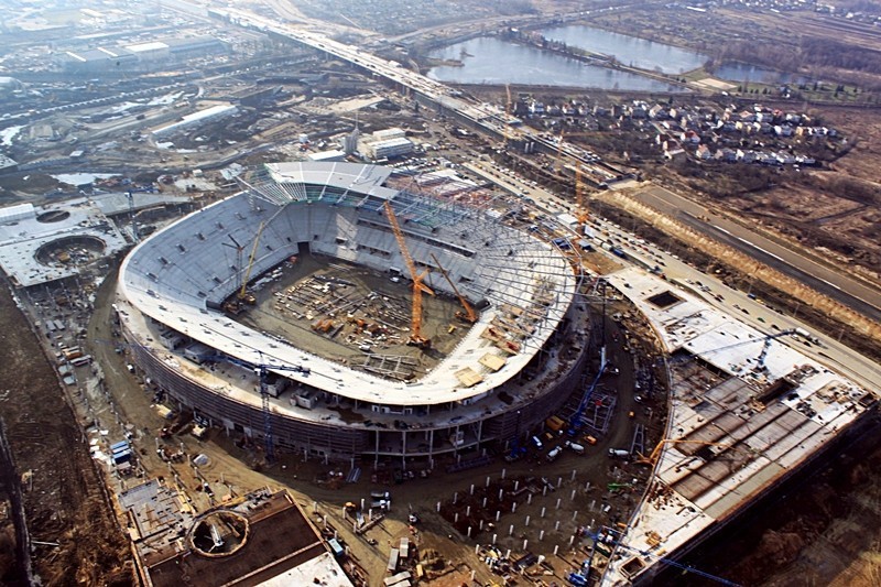 Stadion rośnie - zdjęcia z 9 lutego 2011