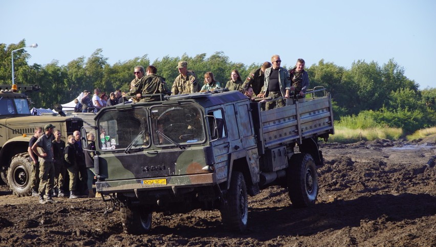 Zlot Historycznych Pojazdów Wojskowych w Darłowie w 2019 roku [ZDJĘCIA]