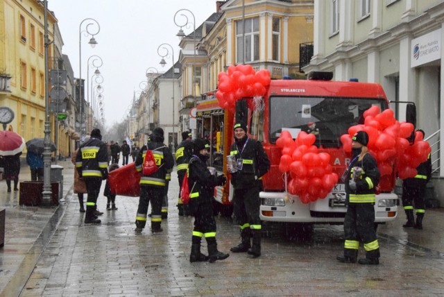 Ulica Sienkiewicza należała w niedzielę 30 stycznia do strażaków ochotników