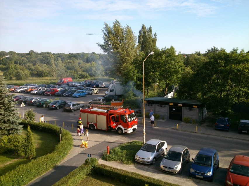 Pożar na osiedlu Lotnictwa Polskiego w Poznaniu [ZDJĘCIA]
